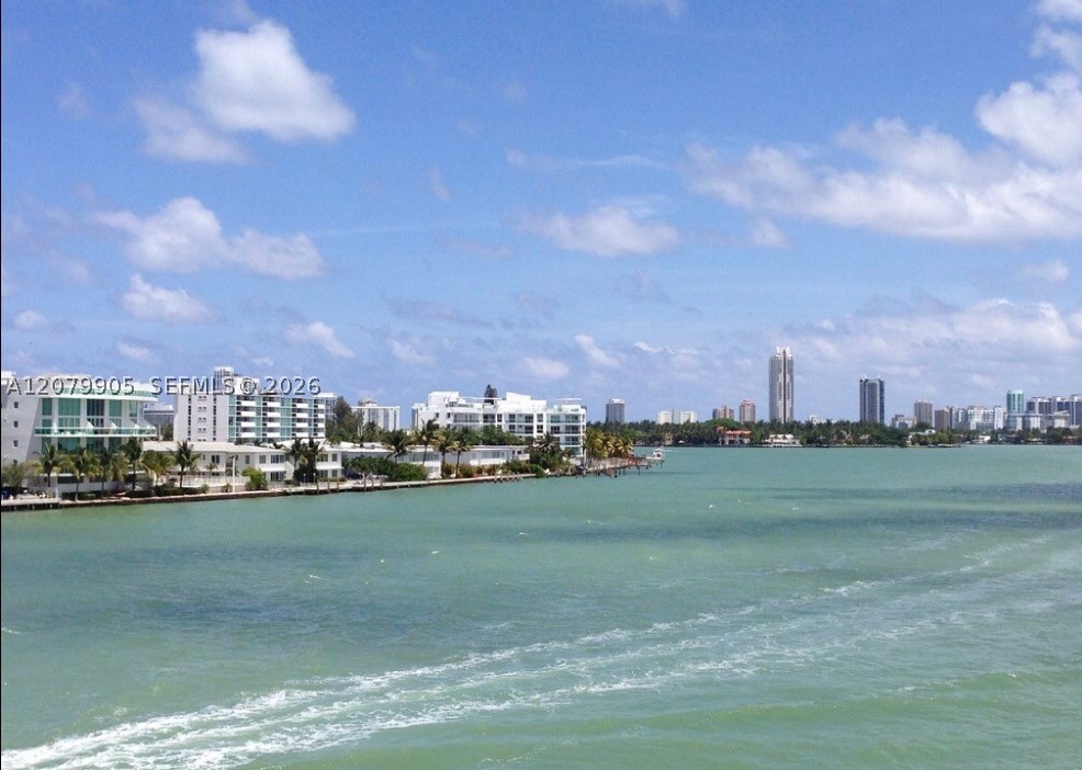 2000 Bay Dr #208, Miami Beach FL 33141