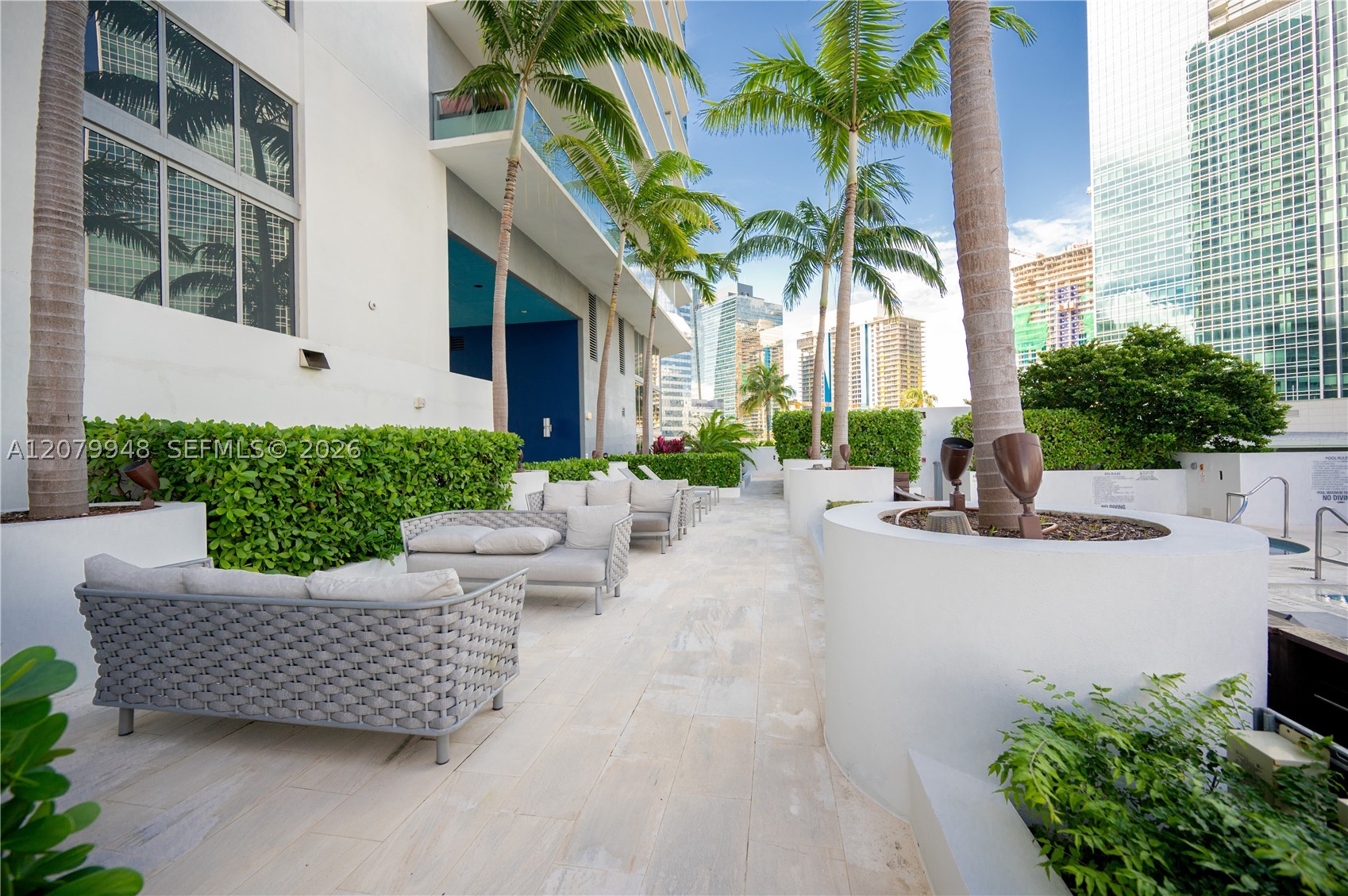 1300 Brickell Bay Dr #710, Miami FL 33131