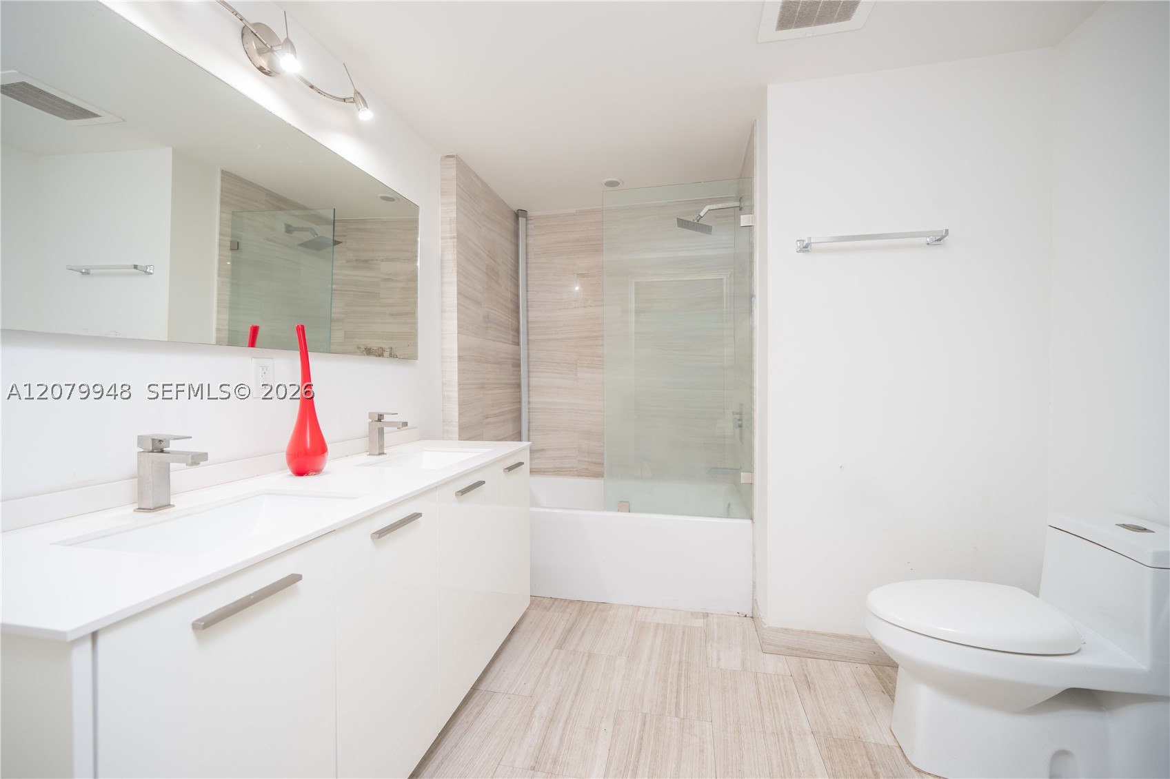 1300 Brickell Bay Dr #710, Miami FL 33131