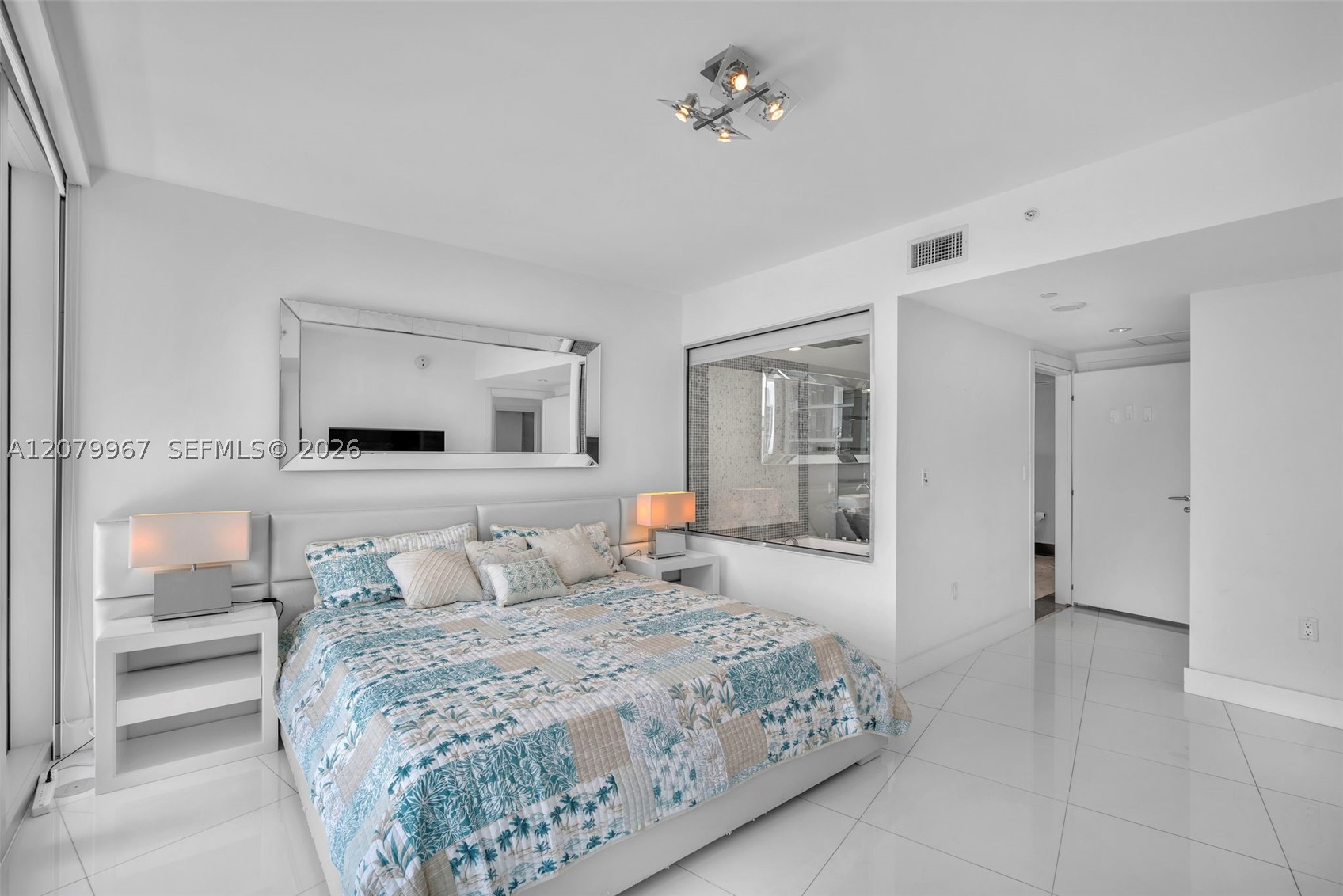 200 Biscayne Boulevard Way #3703, Miami FL 33131