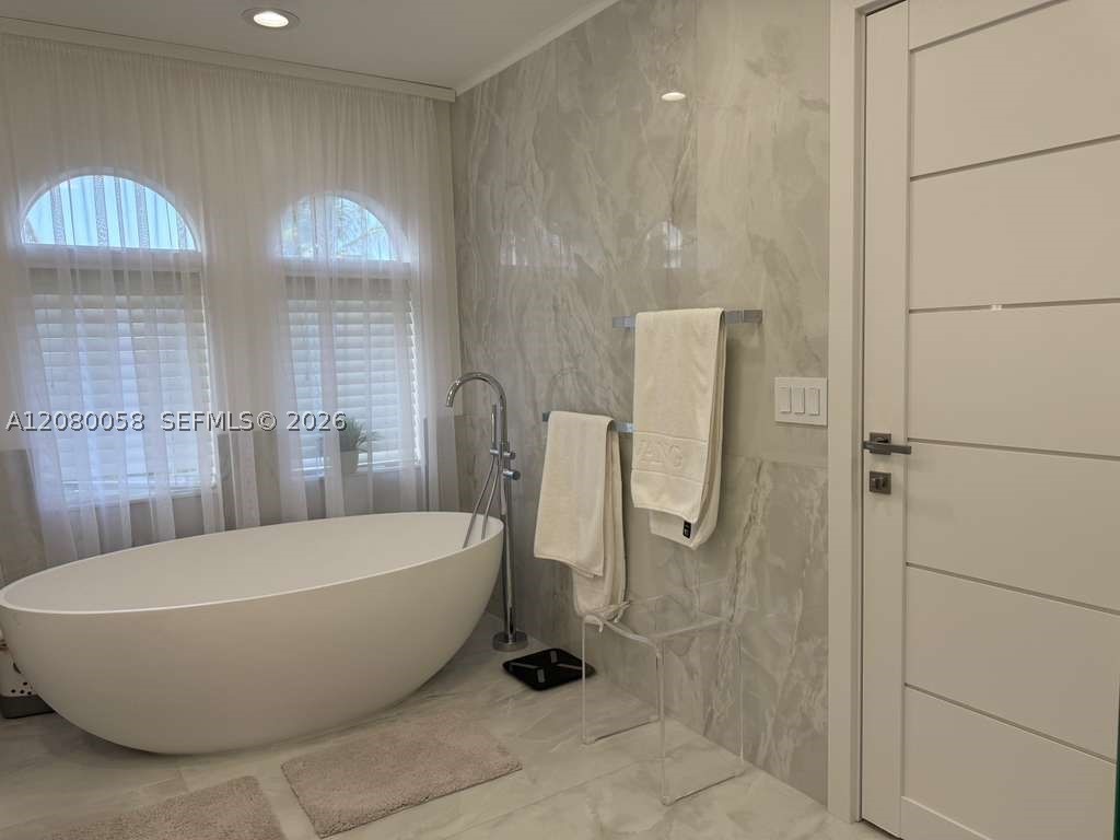 3123 NE 210th St, Aventura FL 33180