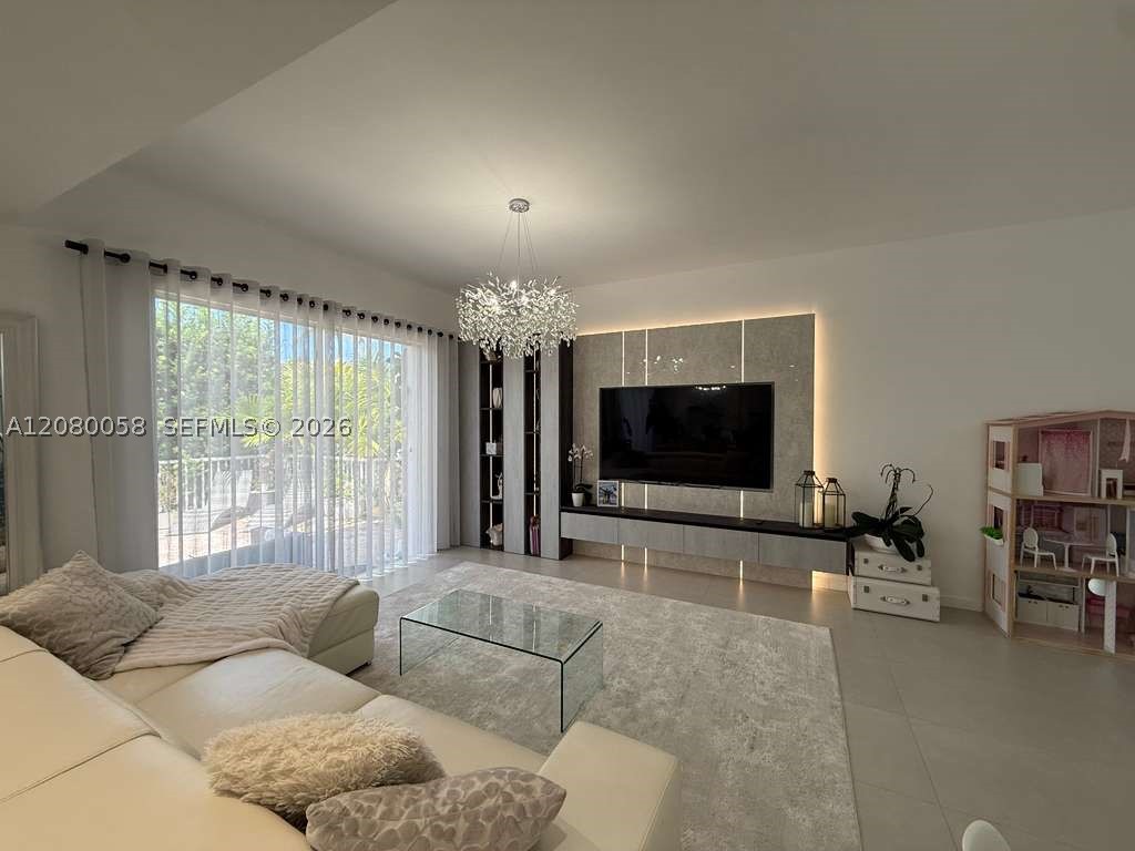 3123 NE 210th St, Aventura FL 33180