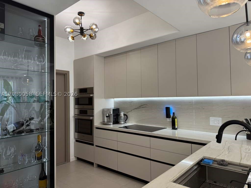 3123 NE 210th St, Aventura FL 33180
