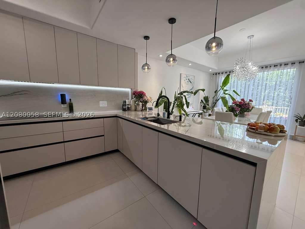 3123 NE 210th St, Aventura FL 33180