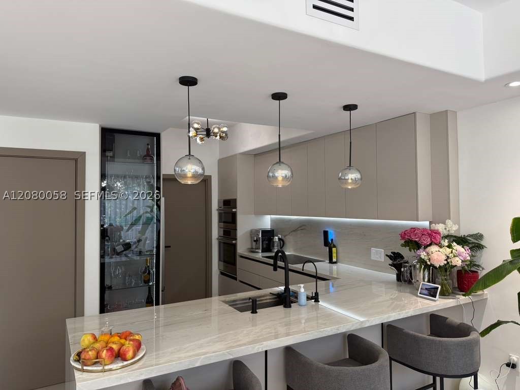 3123 NE 210th St, Aventura FL 33180