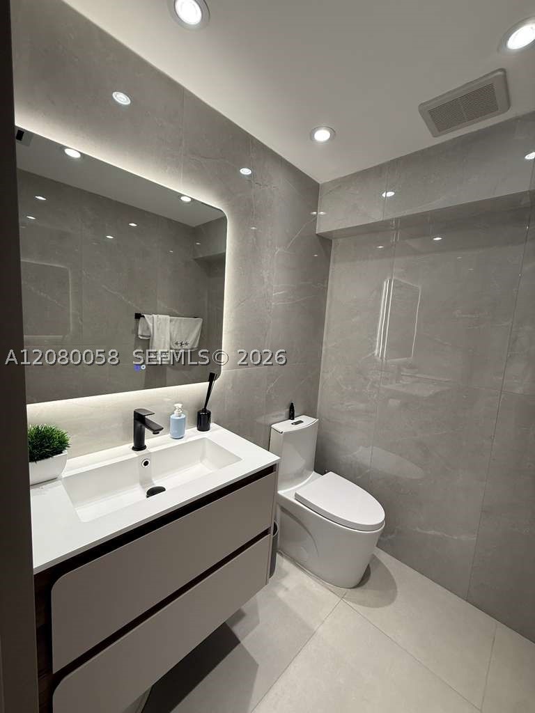 3123 NE 210th St, Aventura FL 33180