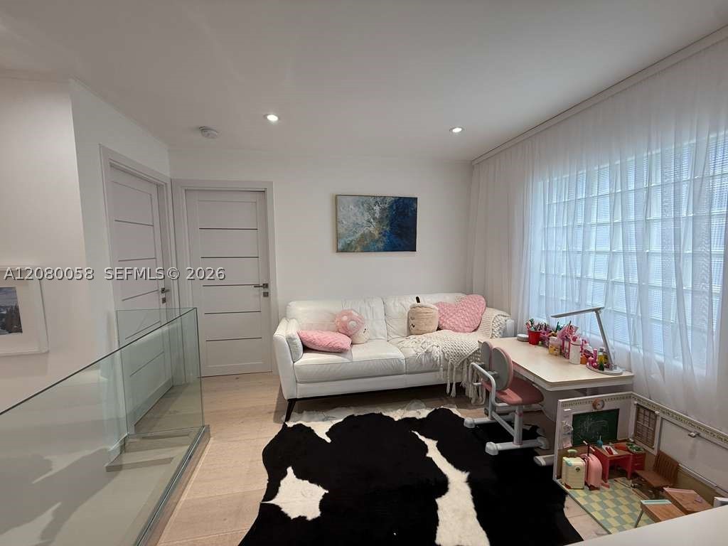 3123 NE 210th St, Aventura FL 33180