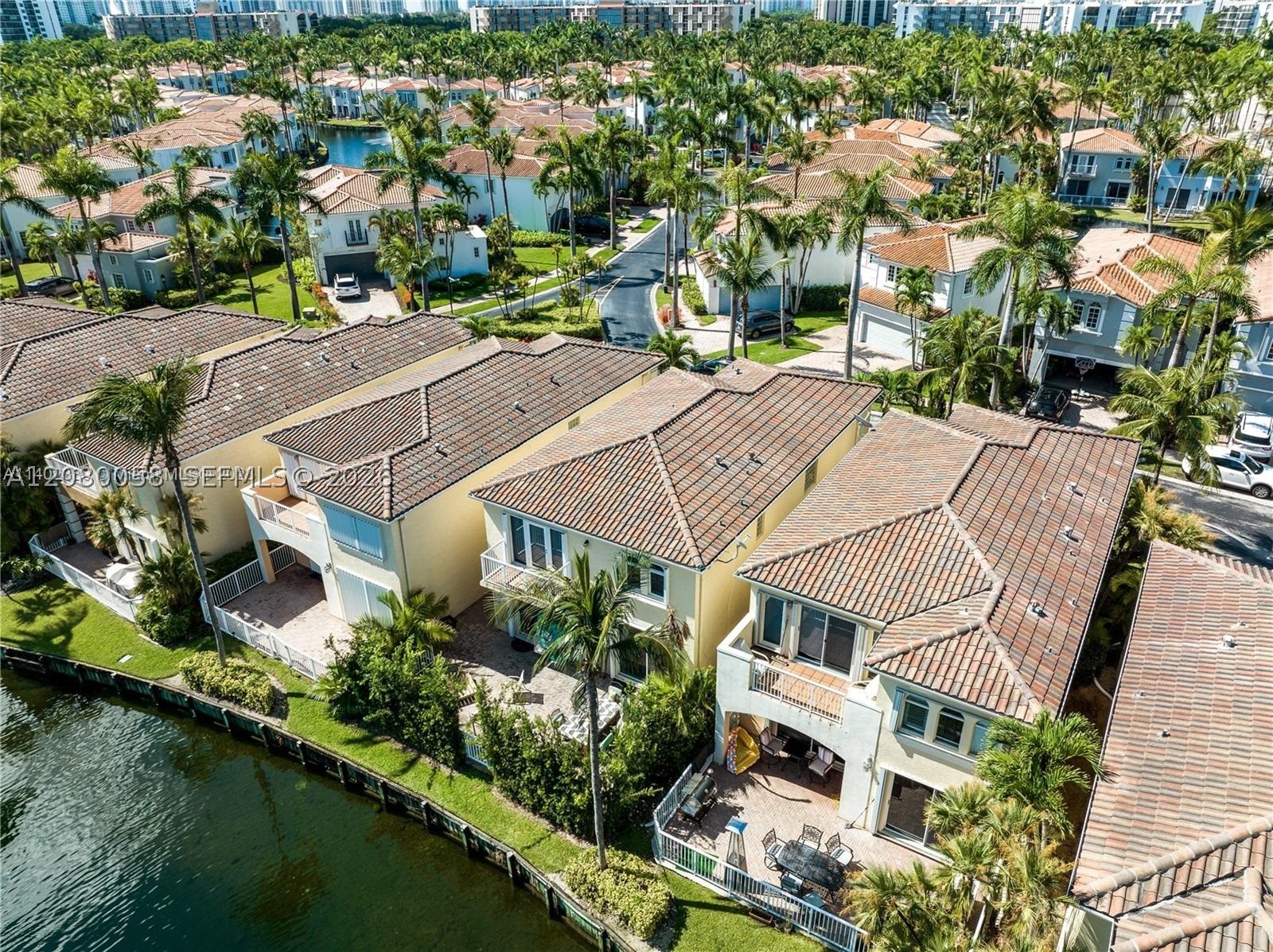 3123 NE 210th St, Aventura FL 33180