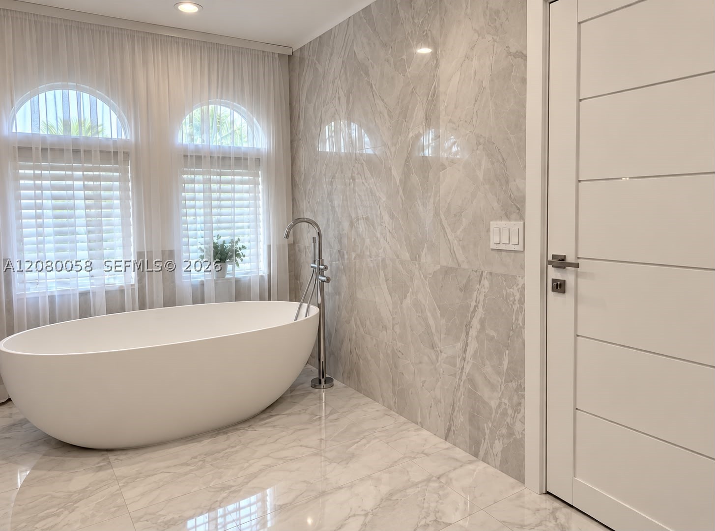 3123 NE 210th St, Aventura FL 33180