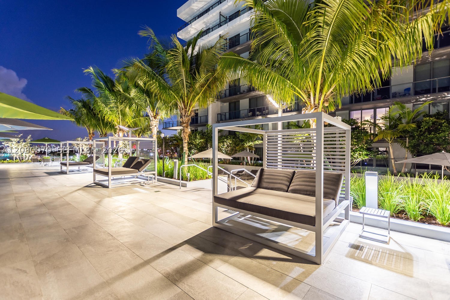 2960 NE 207th St #1005, Aventura FL 33180