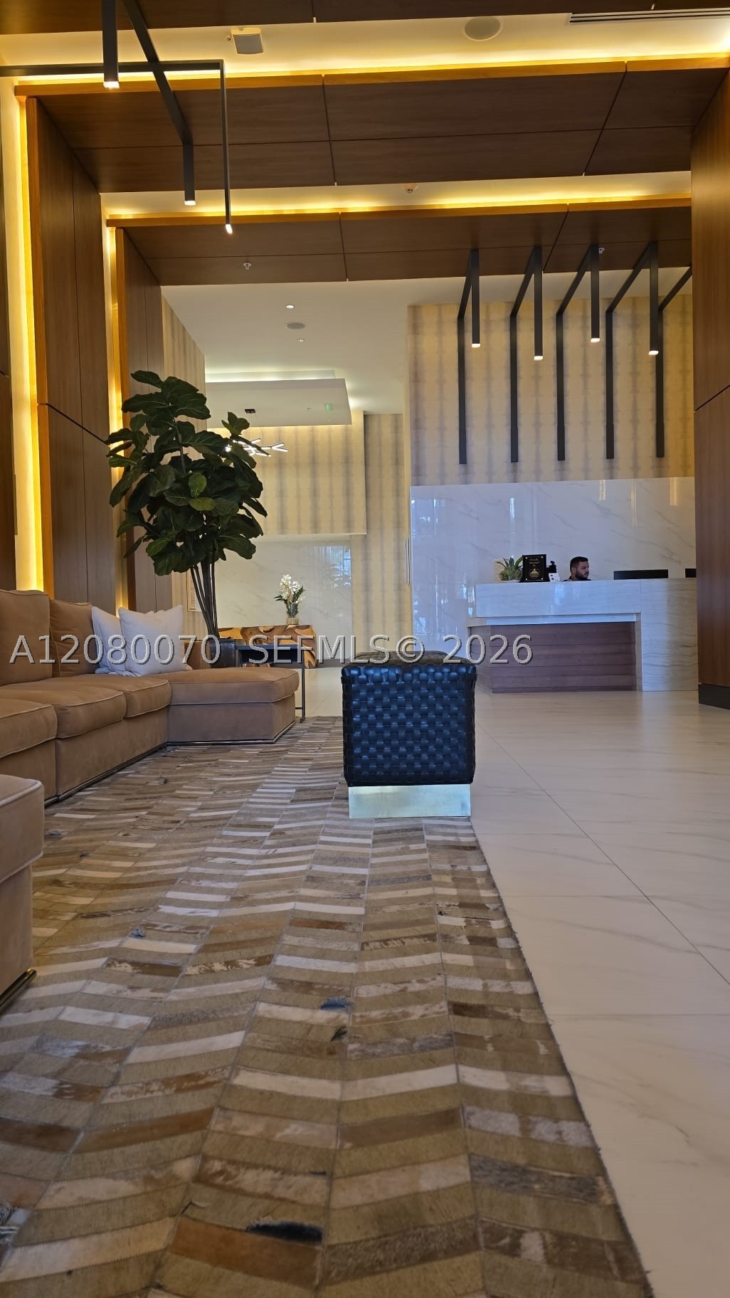 2960 NE 207th St #1005, Aventura FL 33180