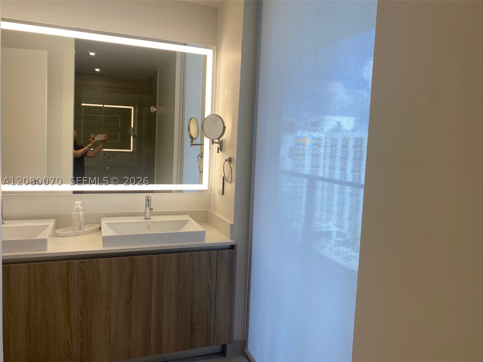 2960 NE 207th St #1005, Aventura FL 33180