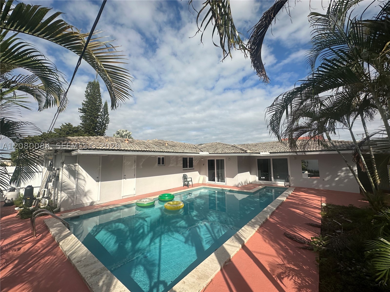 326 E 34th St, Hialeah FL 33013