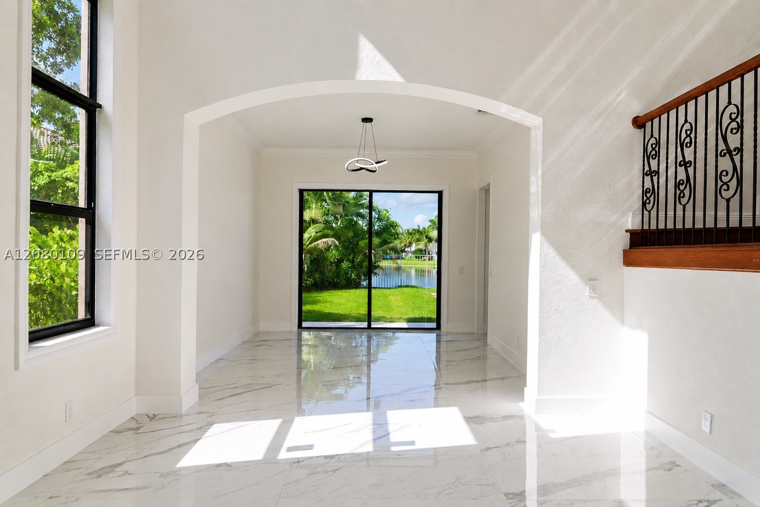 1672 Victoria Pointe Cir, Weston FL 33327