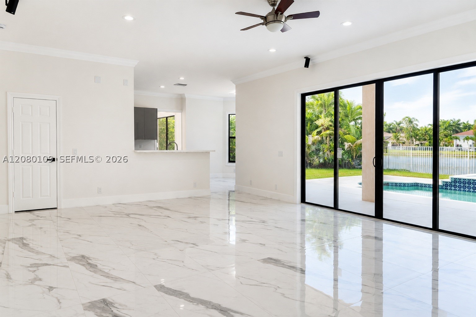 1672 Victoria Pointe Cir, Weston FL 33327