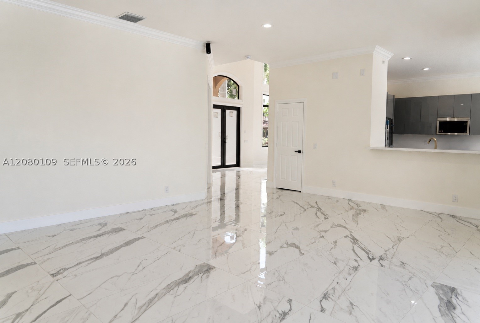 1672 Victoria Pointe Cir, Weston FL 33327