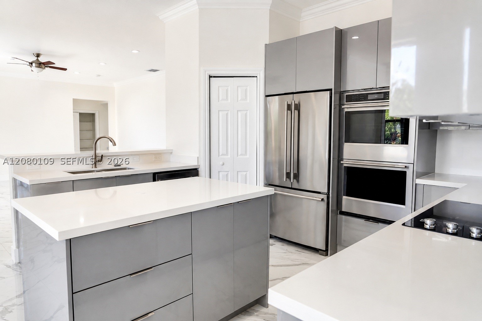 1672 Victoria Pointe Cir, Weston FL 33327