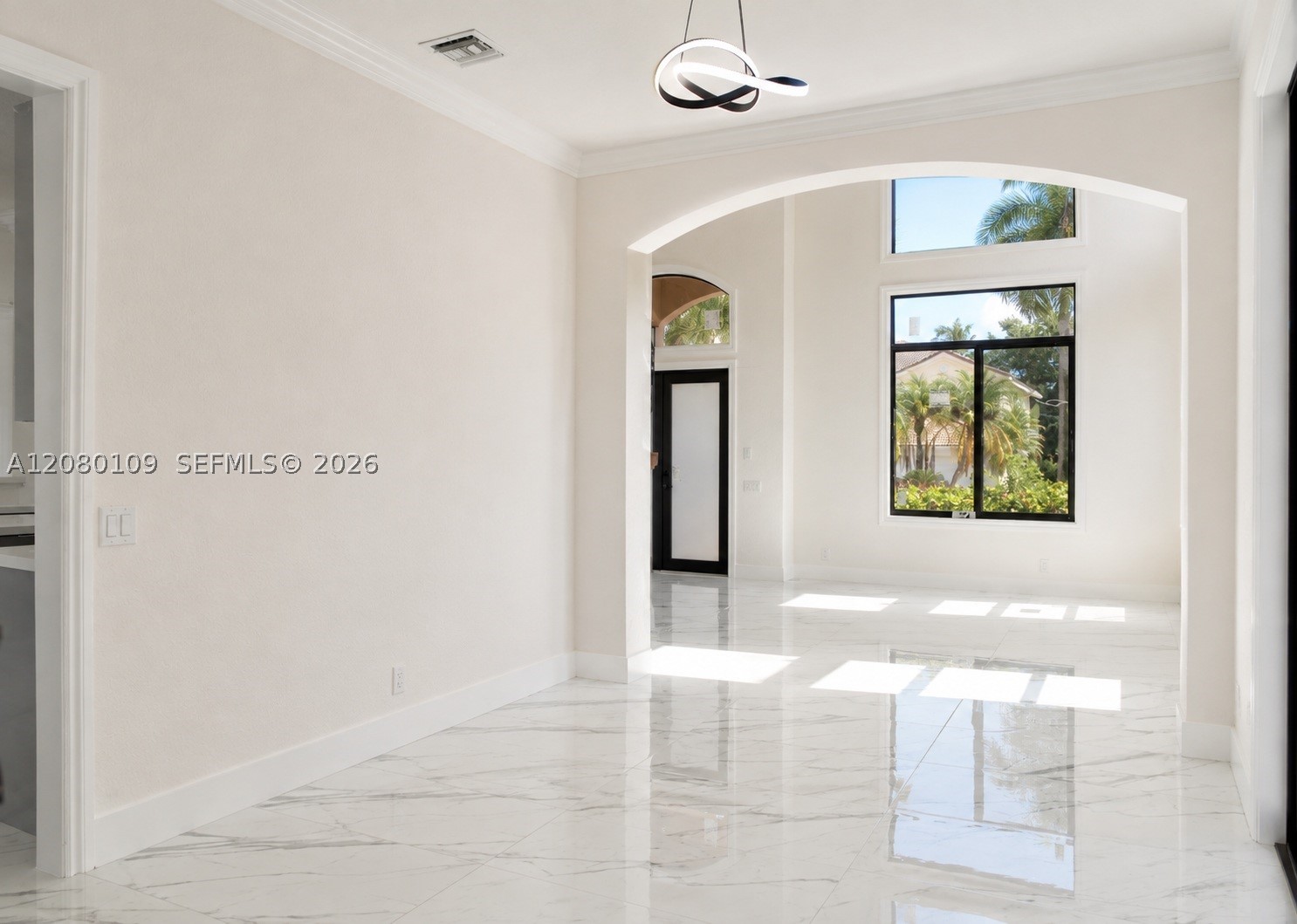 1672 Victoria Pointe Cir, Weston FL 33327