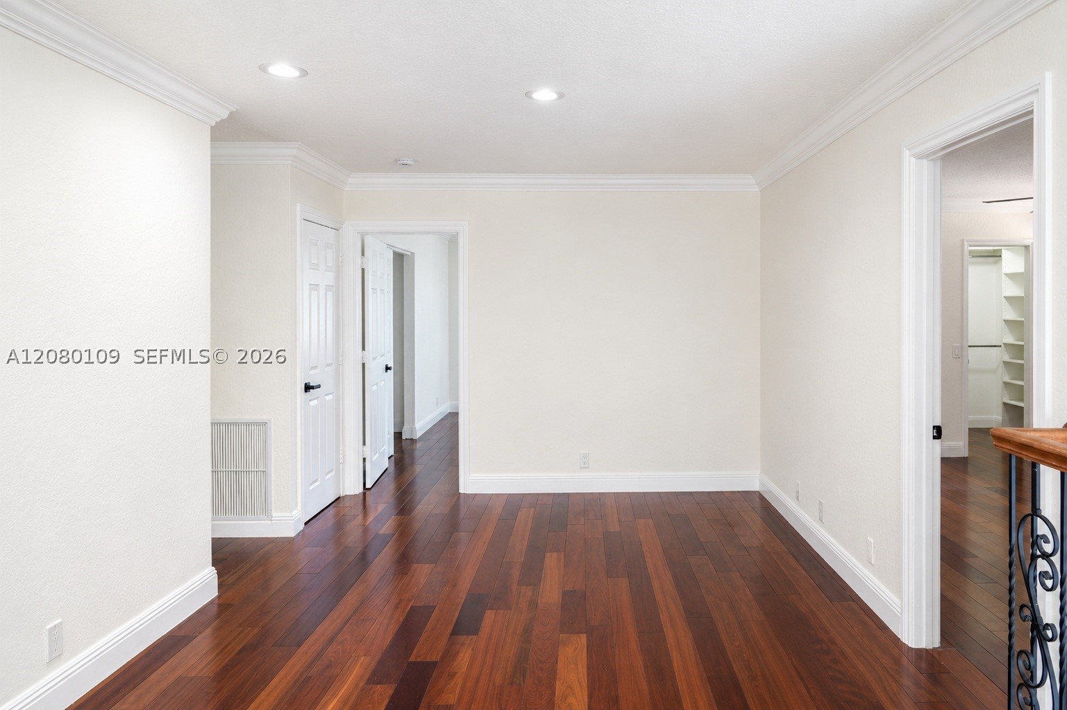 1672 Victoria Pointe Cir, Weston FL 33327