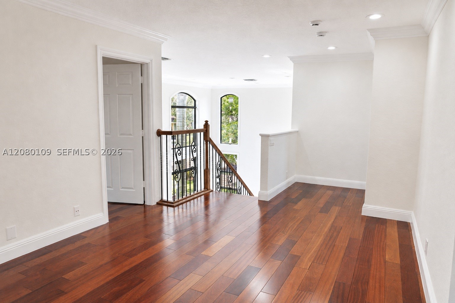 1672 Victoria Pointe Cir, Weston FL 33327