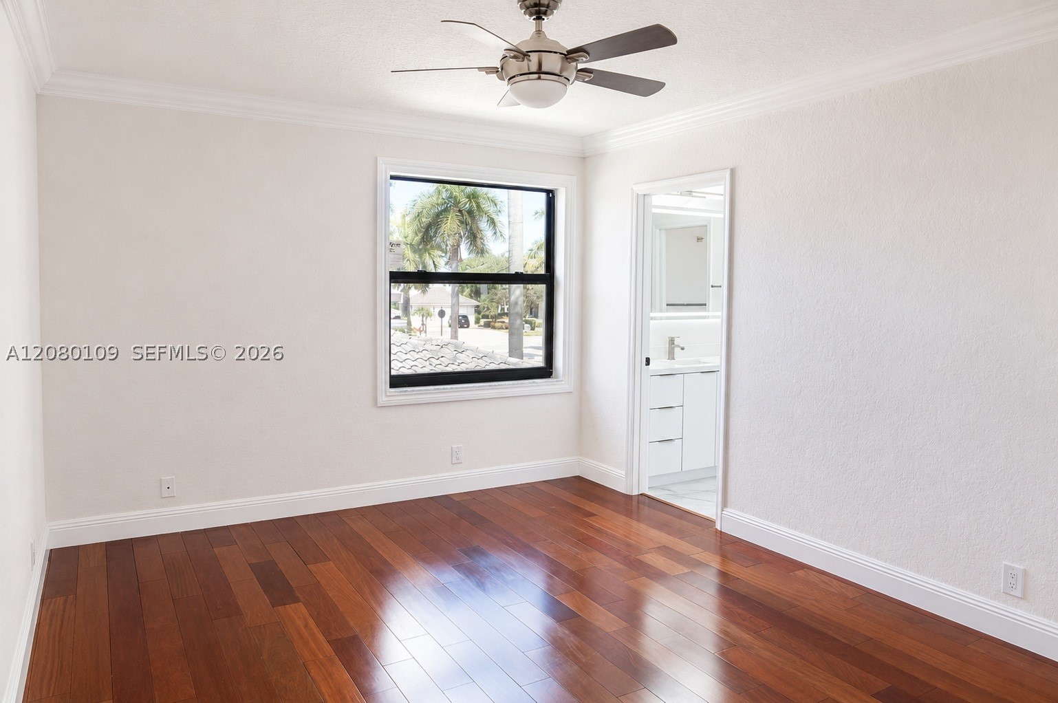 1672 Victoria Pointe Cir, Weston FL 33327