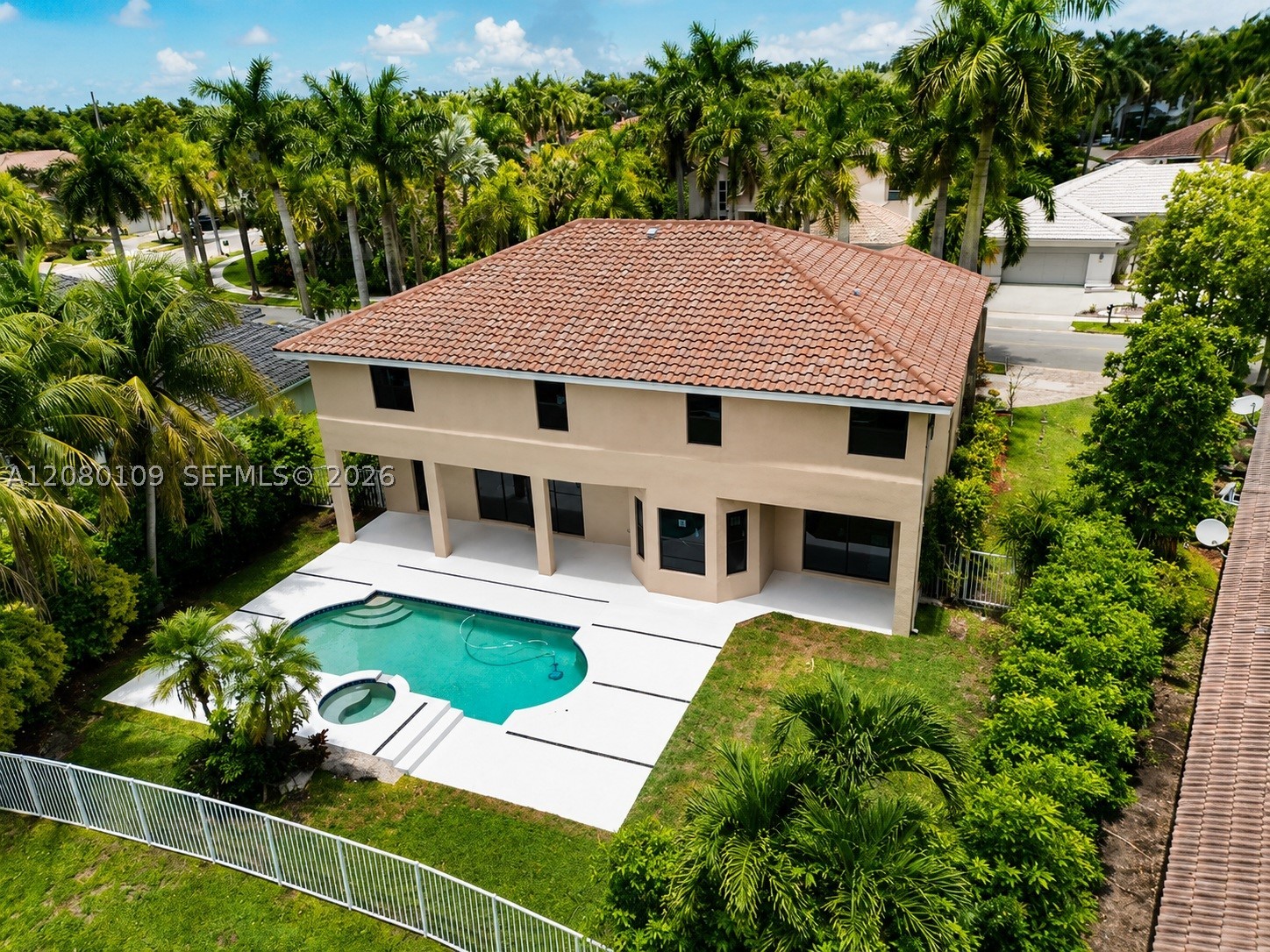 1672 Victoria Pointe Cir, Weston FL 33327