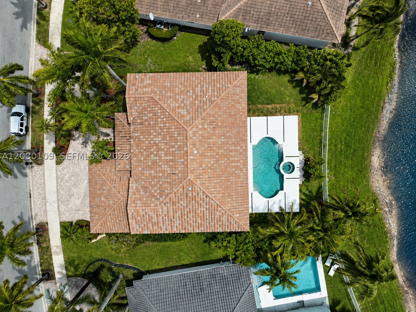 1672 Victoria Pointe Cir, Weston FL 33327