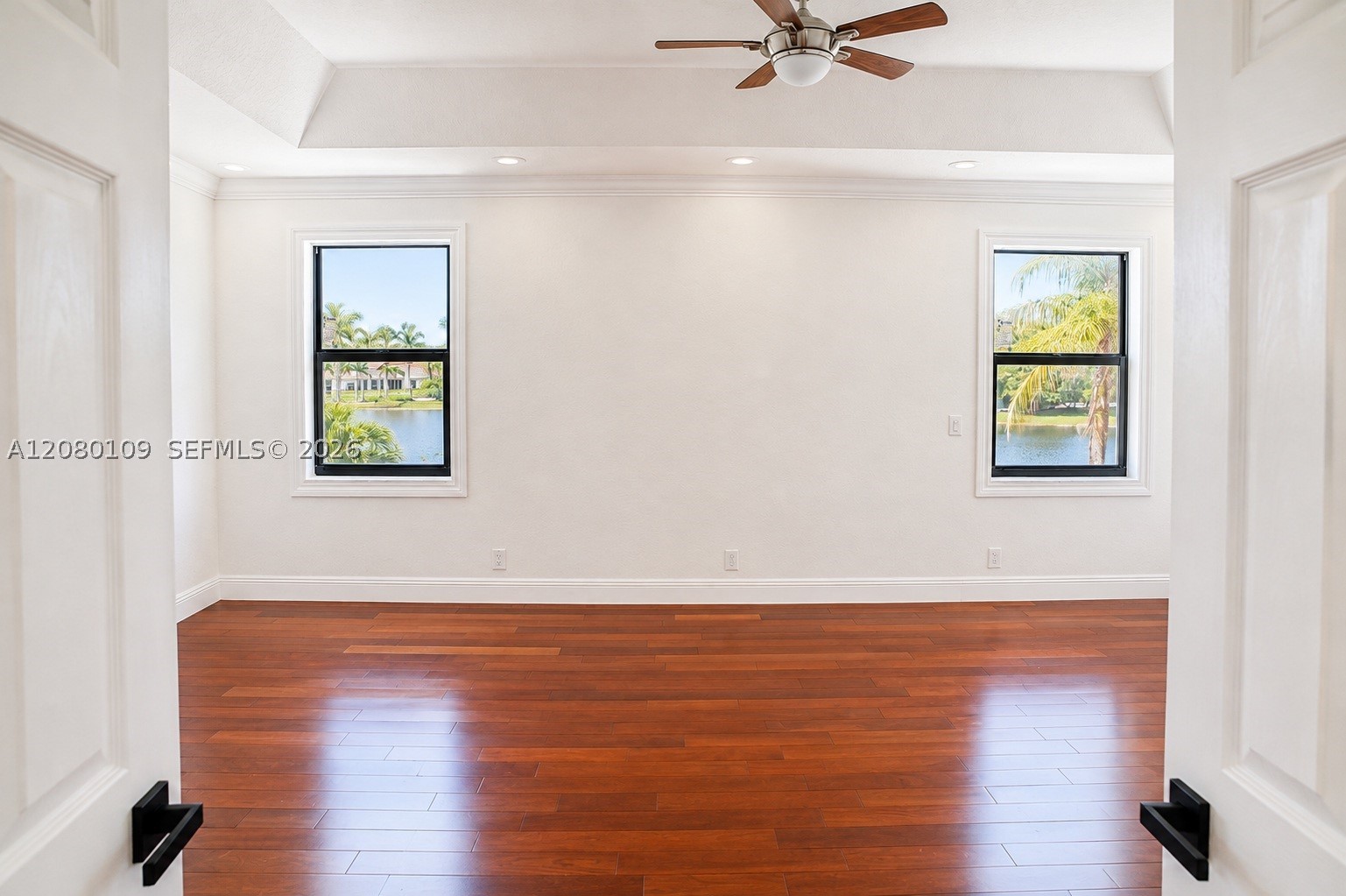 1672 Victoria Pointe Cir, Weston FL 33327