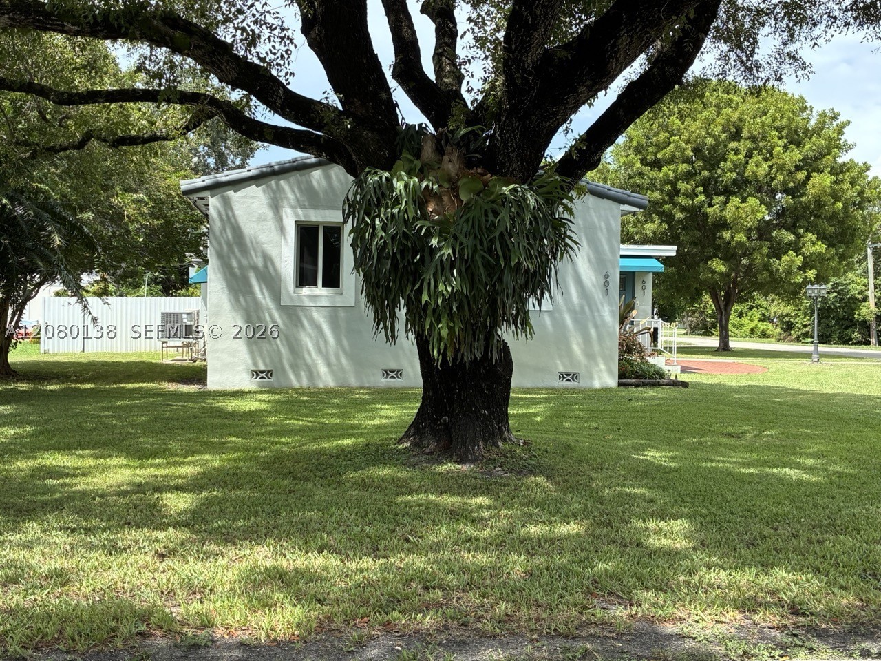 601 Oriole Ave, Miami Springs FL 33166