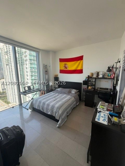 68 SE 6th St #1912, Miami FL 33131