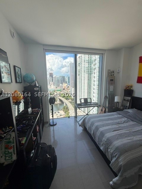 68 SE 6th St #1912, Miami FL 33131