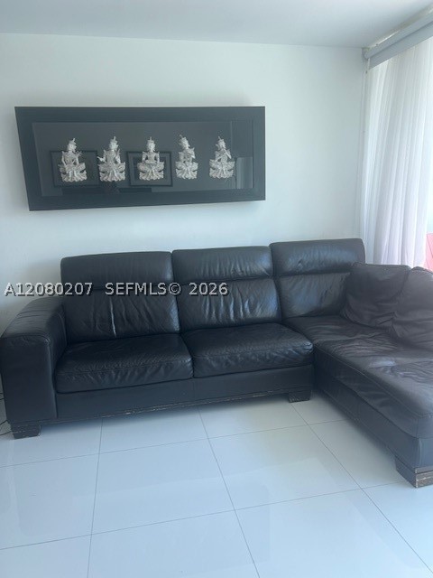2950 NE 188th St #247, Aventura FL 33180