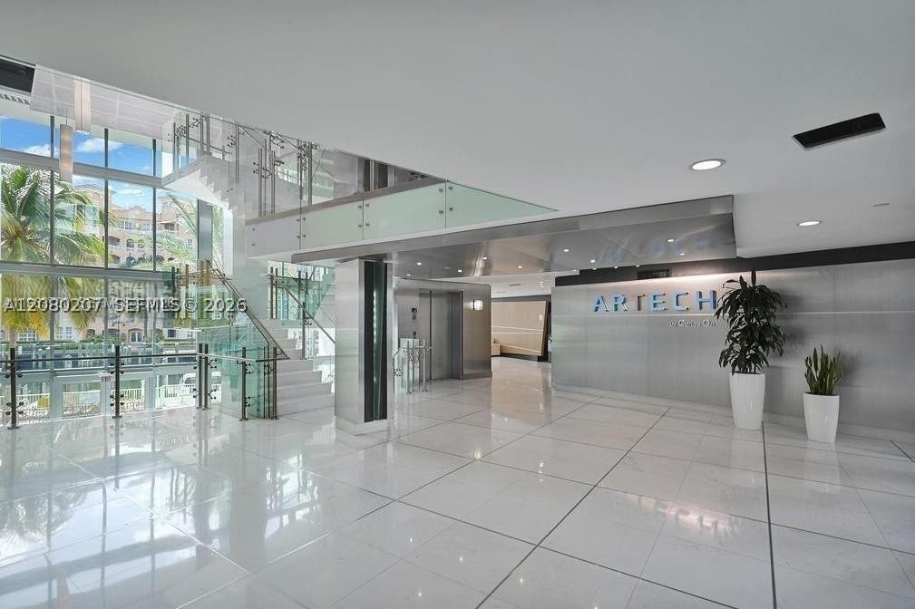 2950 NE 188th St #247, Aventura FL 33180