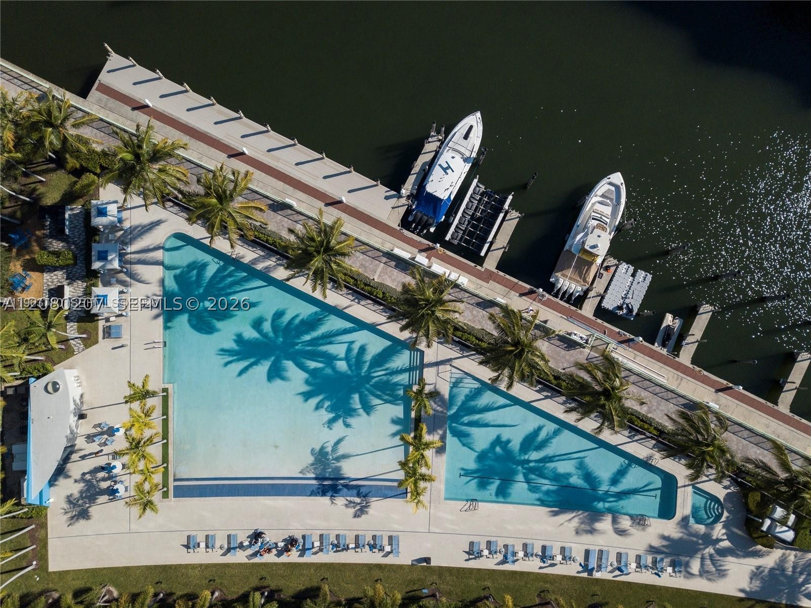 2950 NE 188th St #247, Aventura FL 33180
