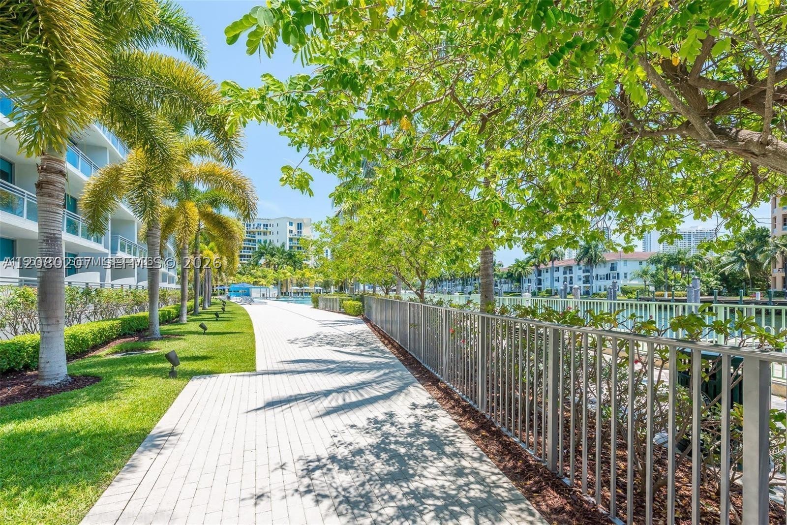 2950 NE 188th St #247, Aventura FL 33180