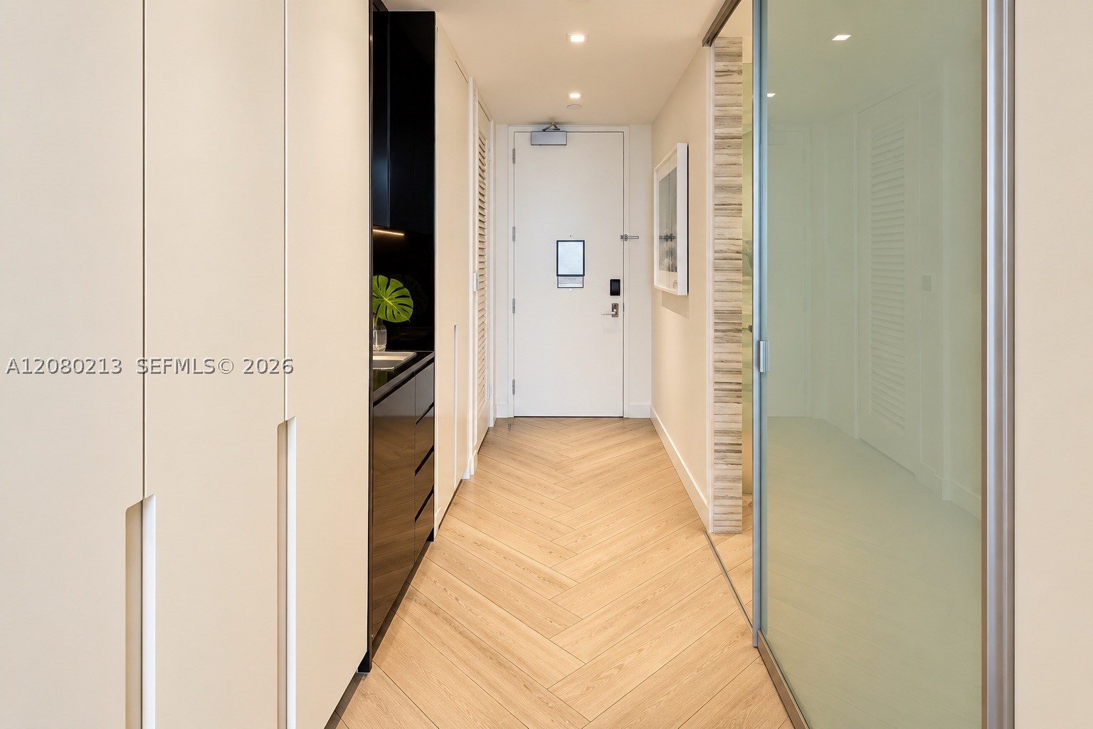 2201 Collins Ave #807, Miami Beach FL 33139