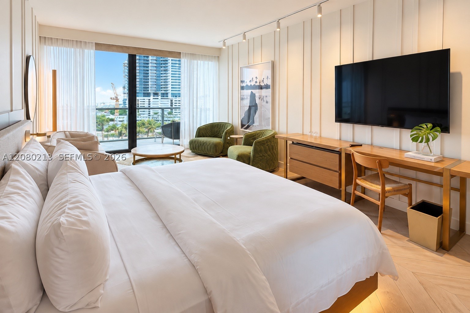 2201 Collins Ave #807, Miami Beach FL 33139