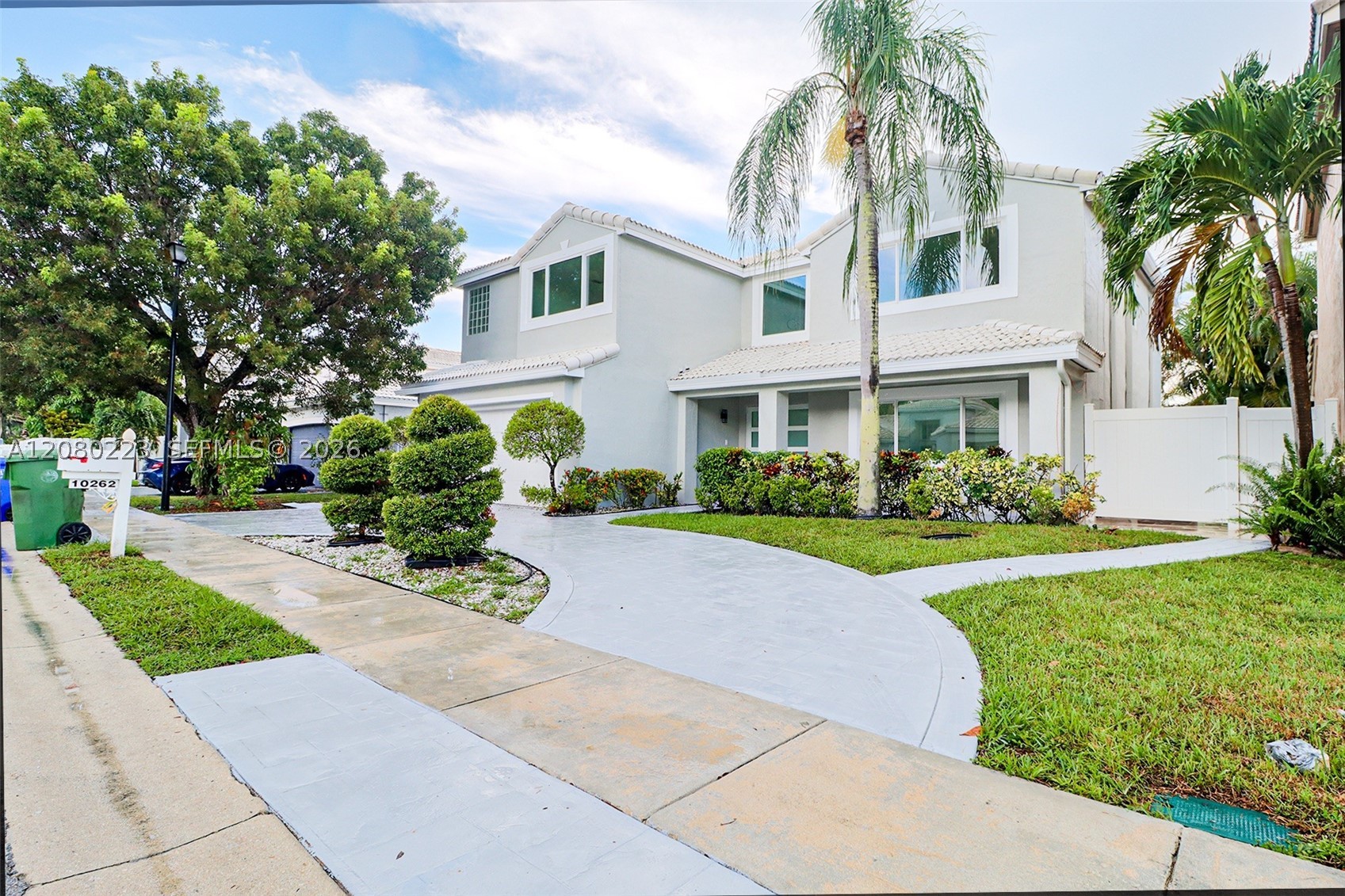 10262 SW 9th Ln, Pembroke Pines FL 33025