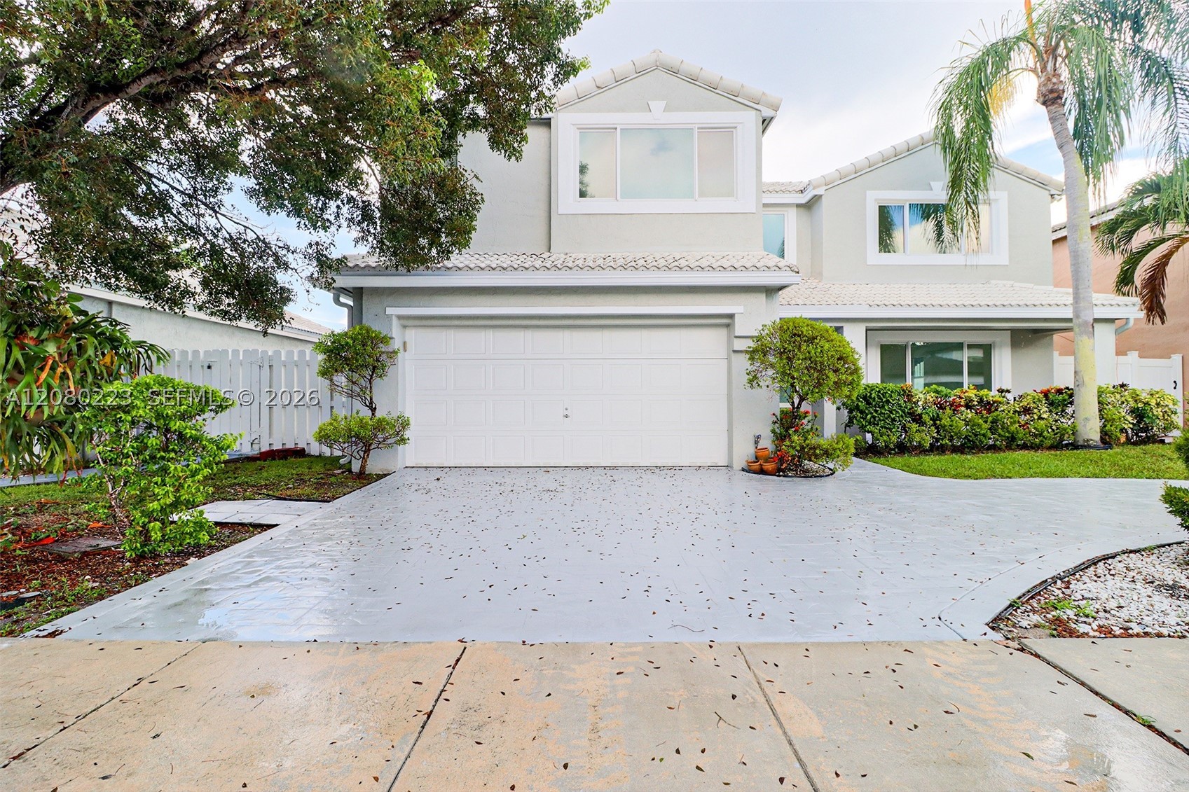 10262 SW 9th Ln, Pembroke Pines FL 33025