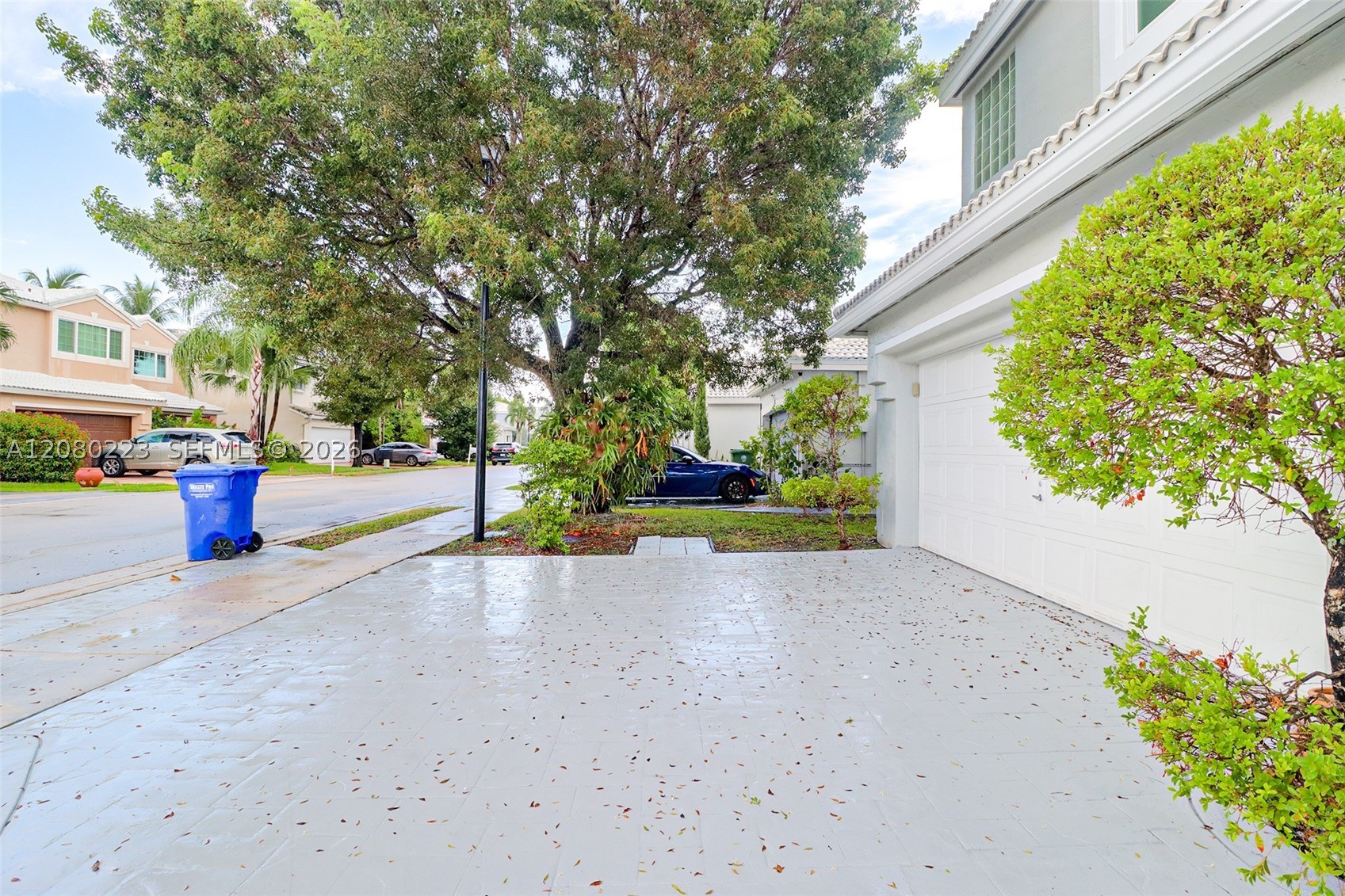 10262 SW 9th Ln, Pembroke Pines FL 33025