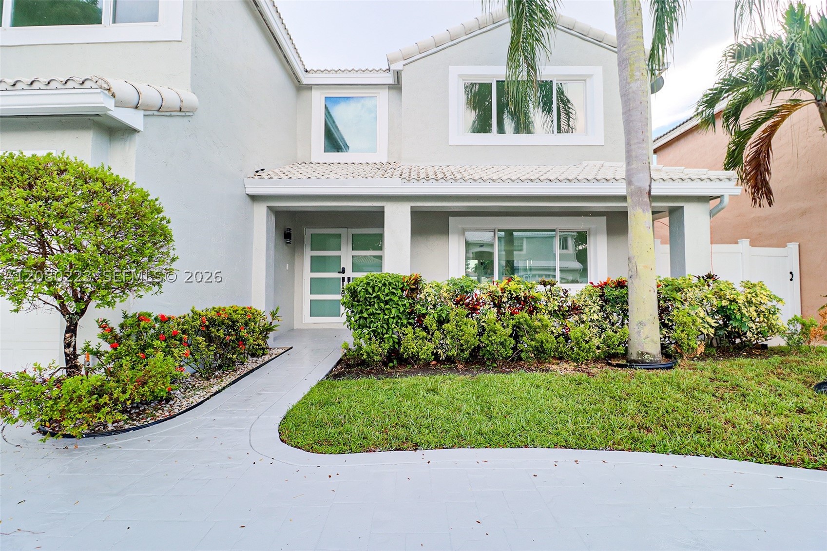 10262 SW 9th Ln, Pembroke Pines FL 33025
