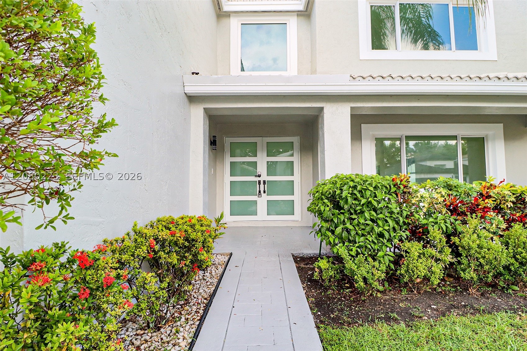 10262 SW 9th Ln, Pembroke Pines FL 33025