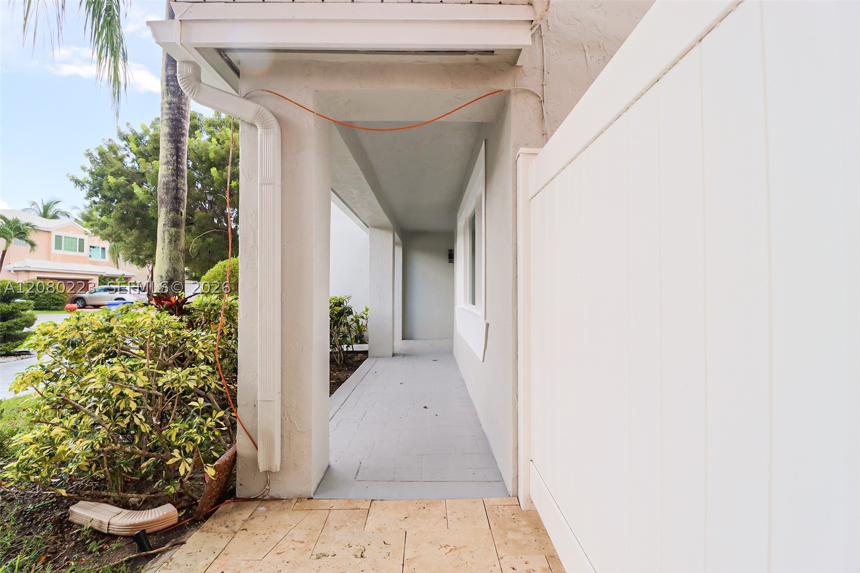 10262 SW 9th Ln, Pembroke Pines FL 33025