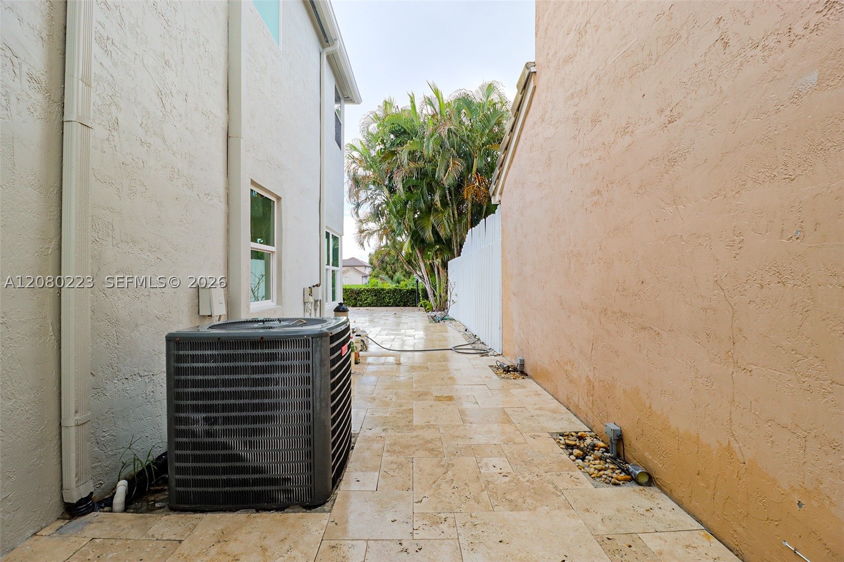 10262 SW 9th Ln, Pembroke Pines FL 33025
