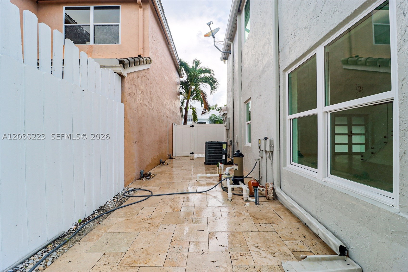 10262 SW 9th Ln, Pembroke Pines FL 33025