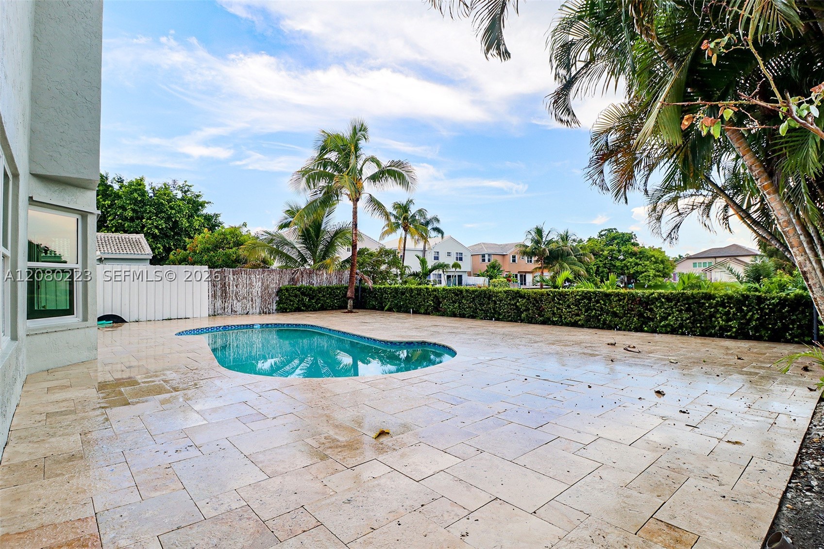 10262 SW 9th Ln, Pembroke Pines FL 33025