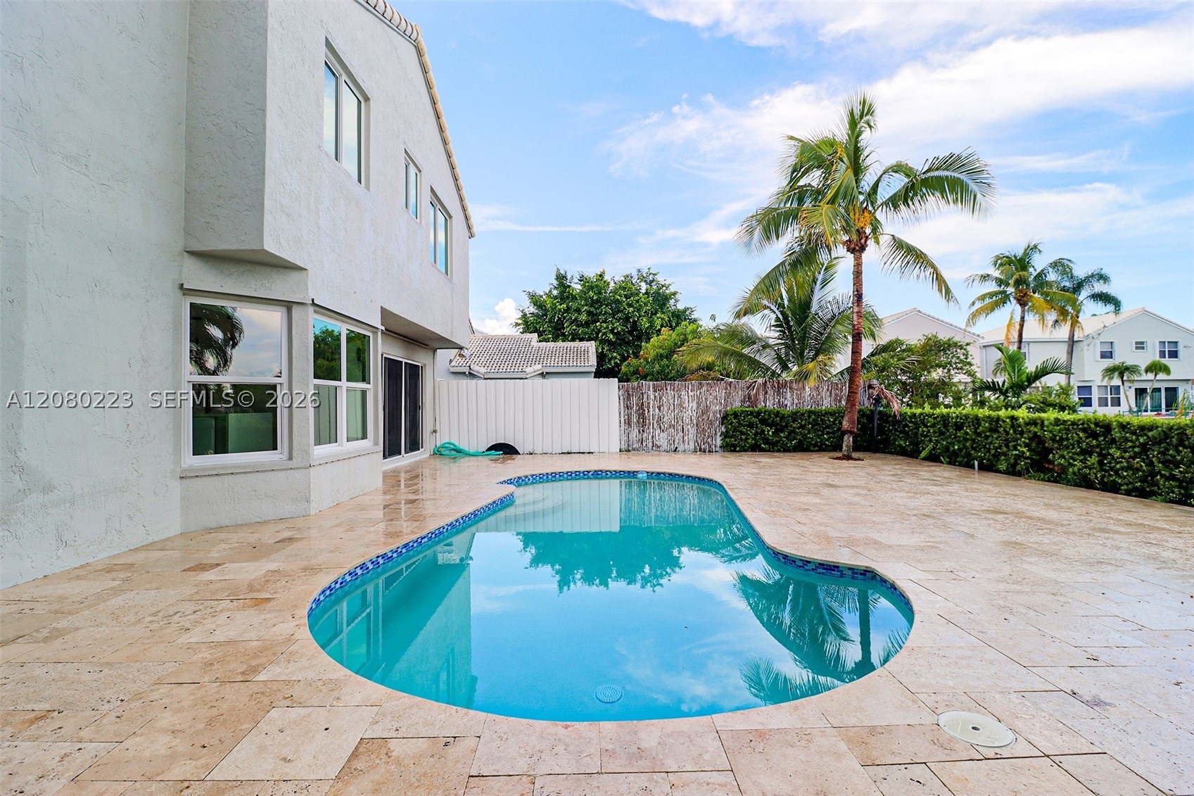 10262 SW 9th Ln, Pembroke Pines FL 33025