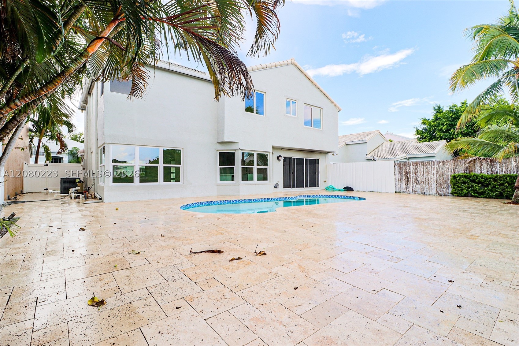 10262 SW 9th Ln, Pembroke Pines FL 33025