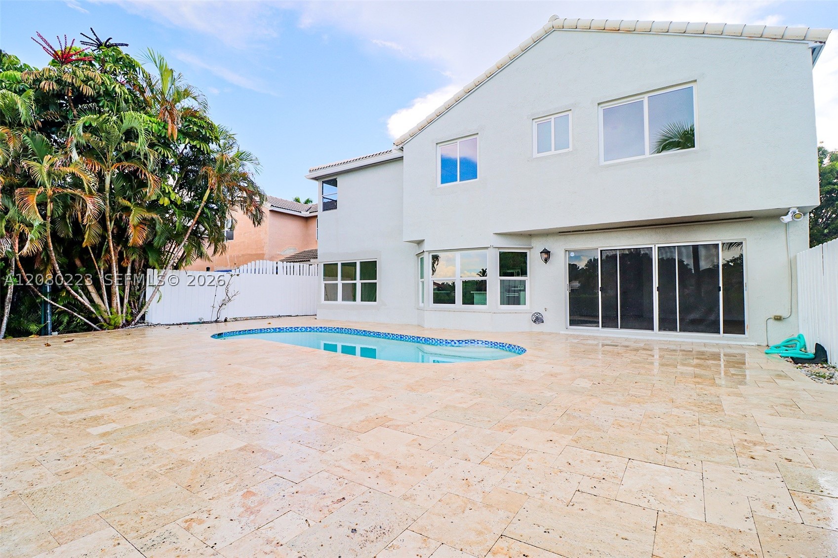 10262 SW 9th Ln, Pembroke Pines FL 33025