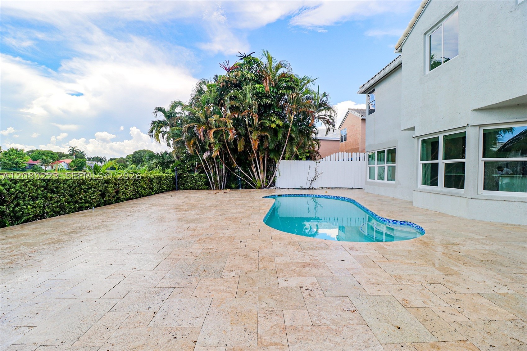 10262 SW 9th Ln, Pembroke Pines FL 33025